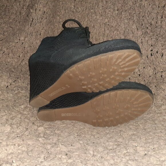 ROSEGOLD BRAND-Snakeskin Textured Black Suede Wedge Booties-Sz 37.5-Near Mint - Picture 8 of 8